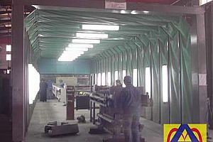 迻(yi)動(dong)伸(shen)縮(suo)式噴漆房