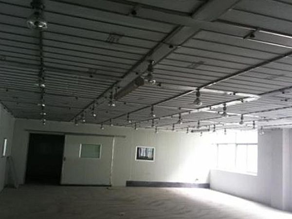 在設計無塵噴漆房(fang)時(shi)要(yao)註意哪些(xie)方麵呢