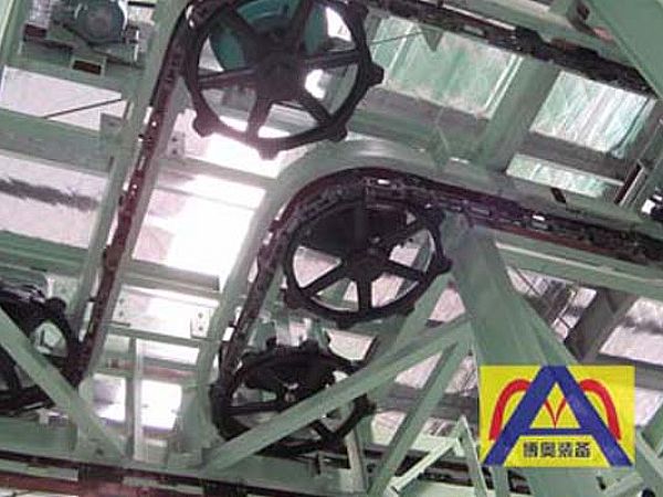 懸(xuan)掛(gua)輸送(song)機對比地麵(mian)輸送機的(de)優勢(shi)功能